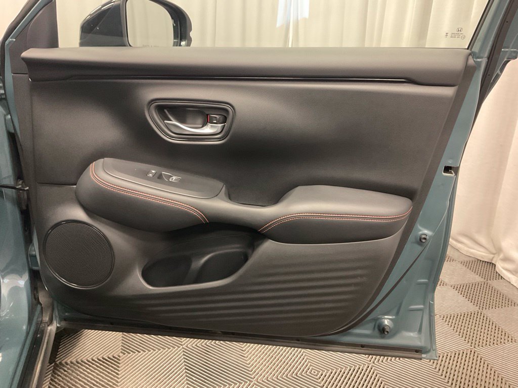 Used 2025 Honda HR-V Sport image 29