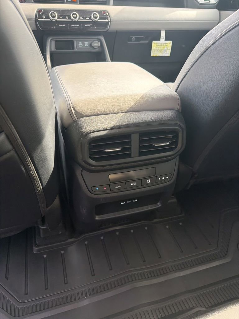 Used 2025 Honda Pilot EX-L image 15