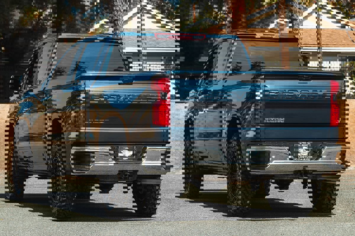 Used 2020 Chevrolet Silverado 1500 LT w/ All-Star Edition image 13