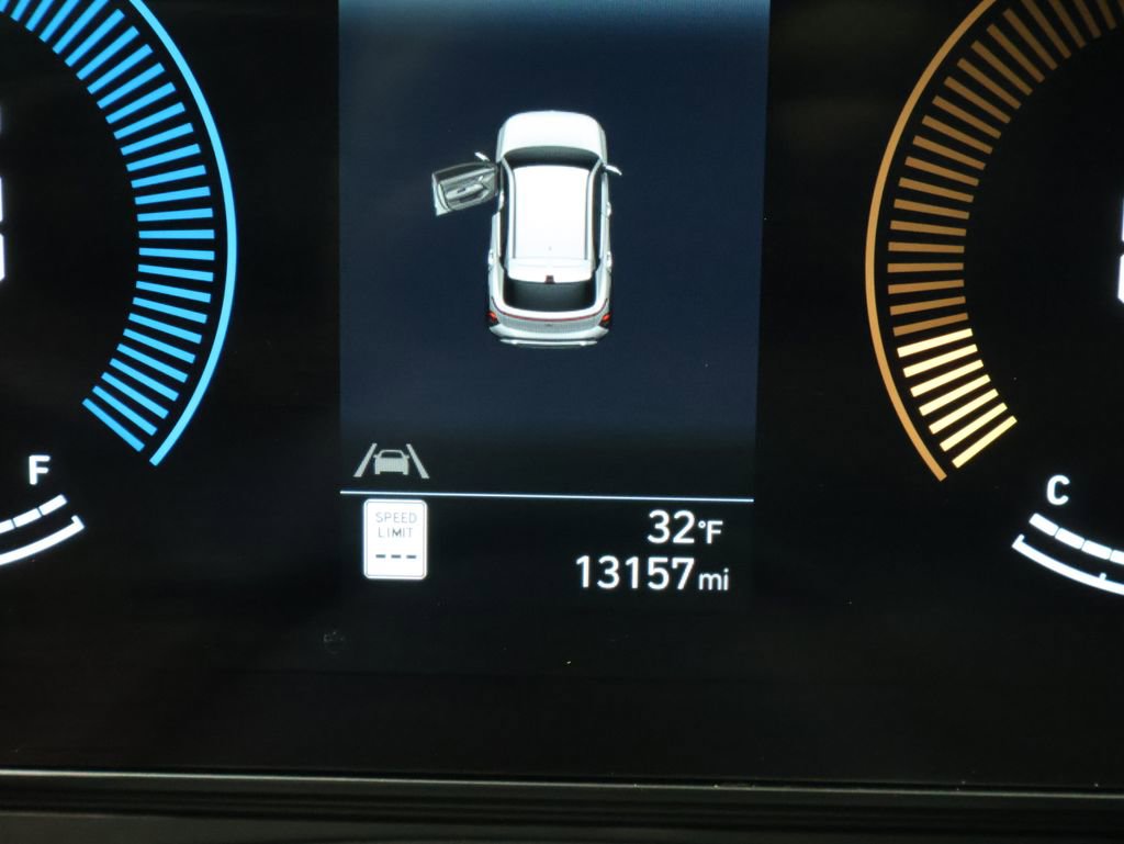 Used 2025 Hyundai Kona SEL image 40