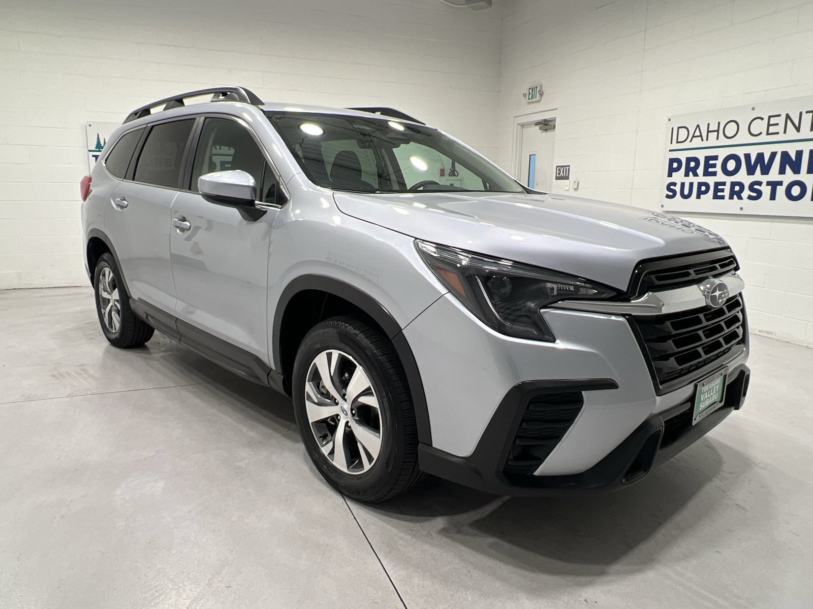 Used 2025 Subaru Ascent Premium AWD/4WD image 2