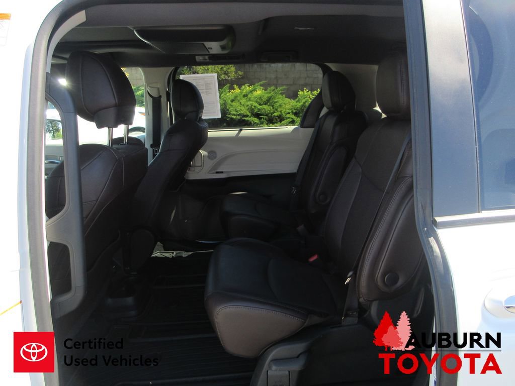 Certified 2023 Toyota Sienna Platinum image 22