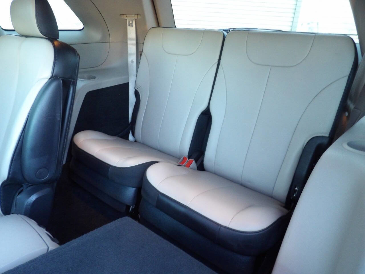 Used 2006 Chrysler Pacifica Touring FWD image 10