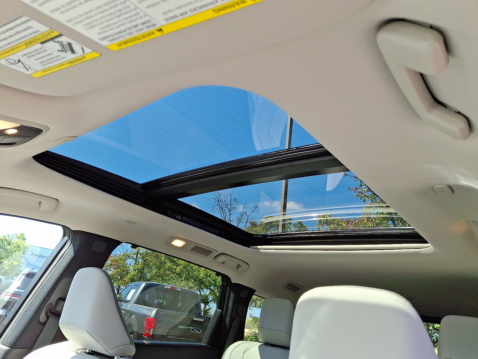 New 2026 INFINITI QX60 Luxe w/ Cargo Package FWD image 11