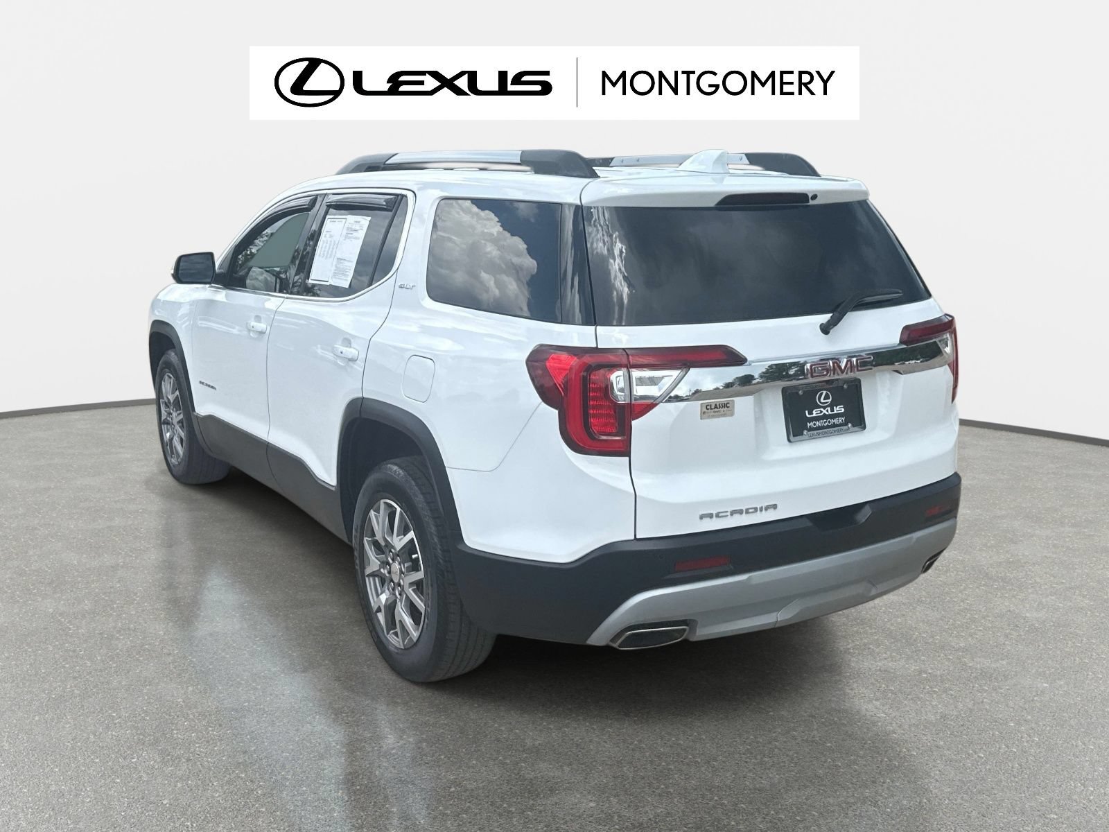 Used 2021 GMC Acadia SLT w/ Premium Package FWD image 5