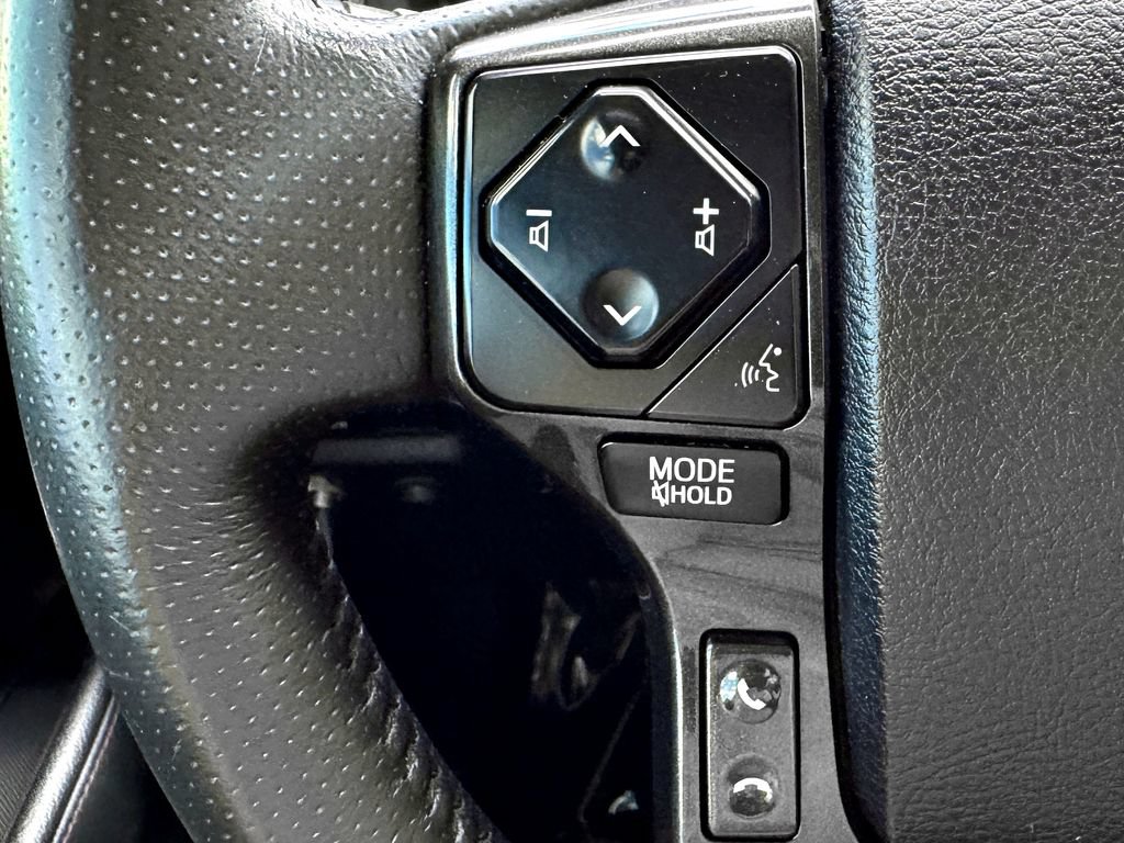 Used 2022 Toyota 4Runner TRD Off-Road AWD/4WD image 26