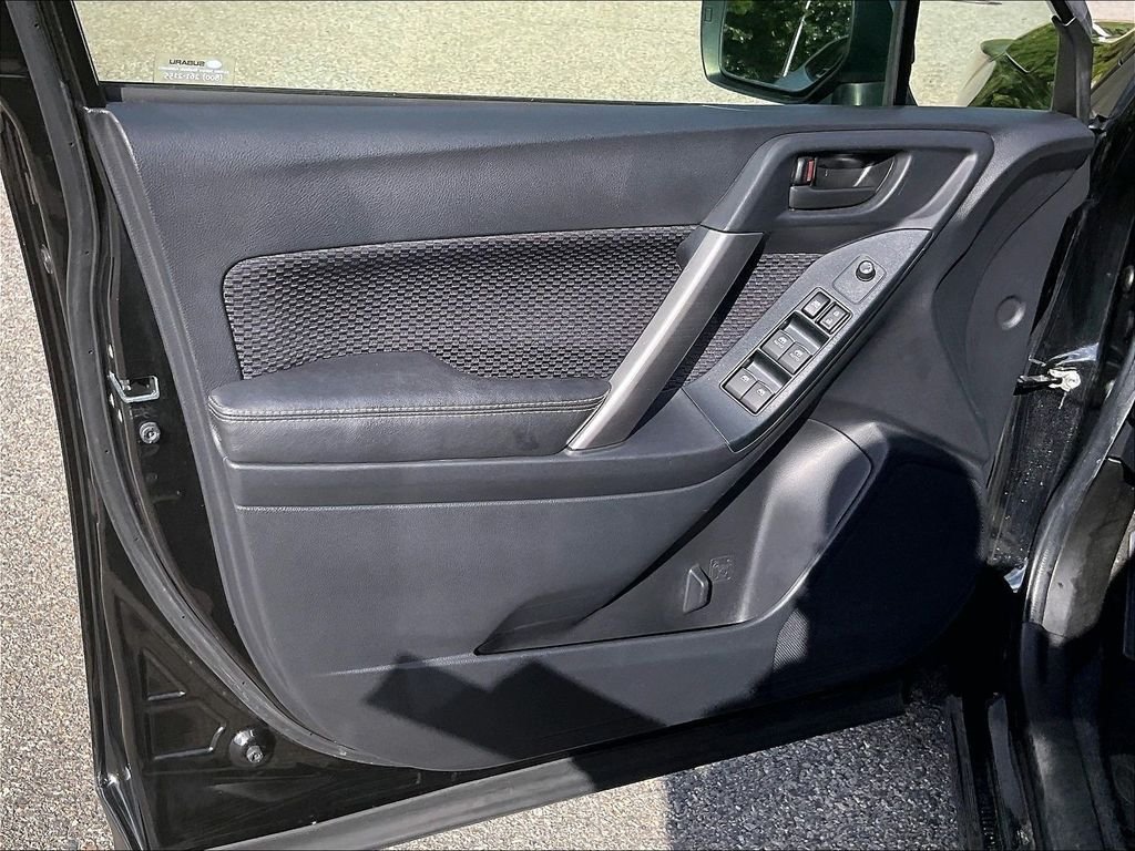 Used 2018 Subaru Forester 2.5i Premium w/ All-Weather Package AWD/4WD image 9