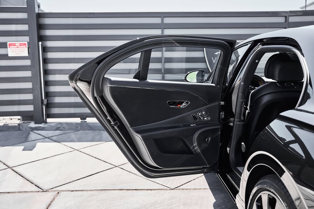Used 2024 Bentley Flying Spur V8 AWD/4WD image 27