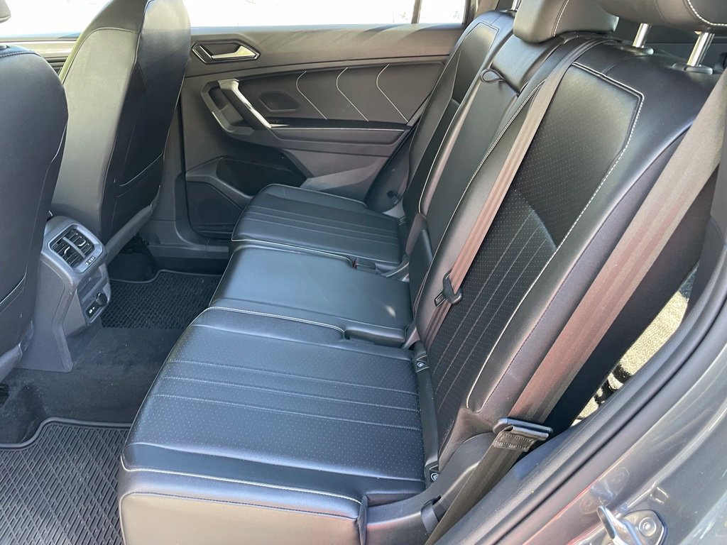 Used 2024 Volkswagen Tiguan SE R-Line AWD/4WD image 7