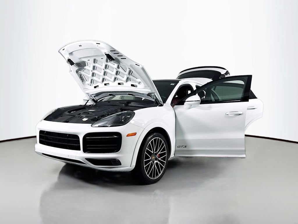 Used 2022 Porsche Cayenne GTS image 25