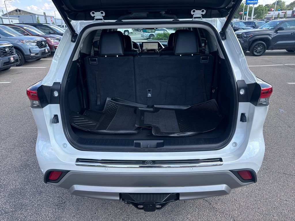 Used 2023 Toyota Highlander Platinum AWD/4WD image 7
