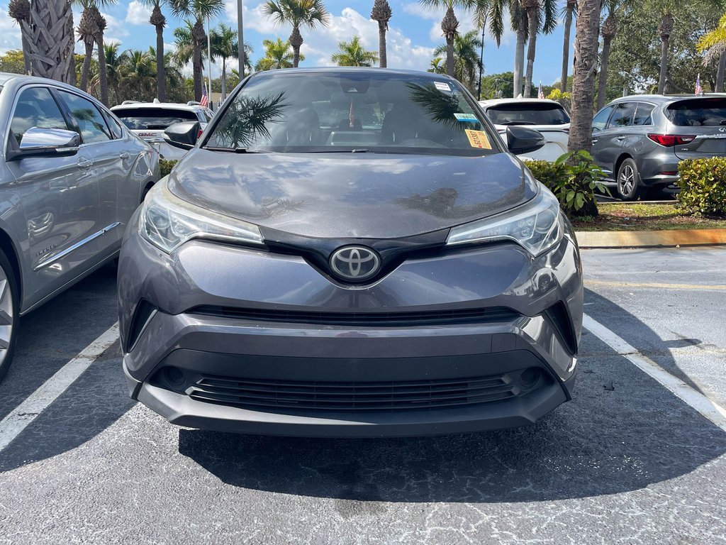 Used 2019 Toyota C-HR LE image 2