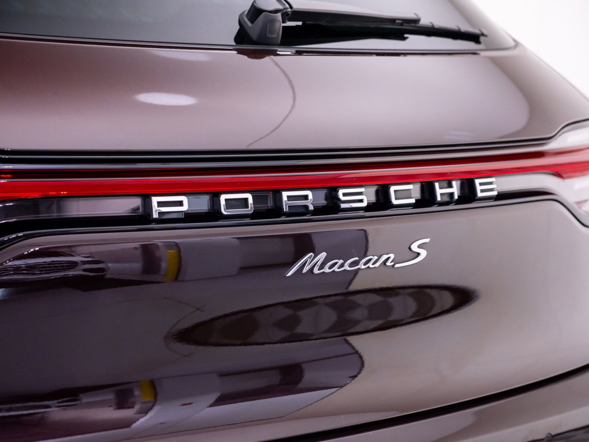 Certified 2023 Porsche Macan S AWD/4WD image 34
