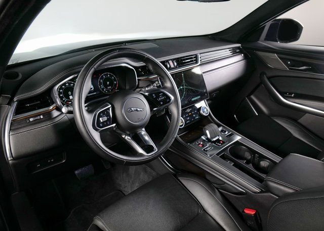 Used 2025 Jaguar F-PACE R-Dynamic S image 19