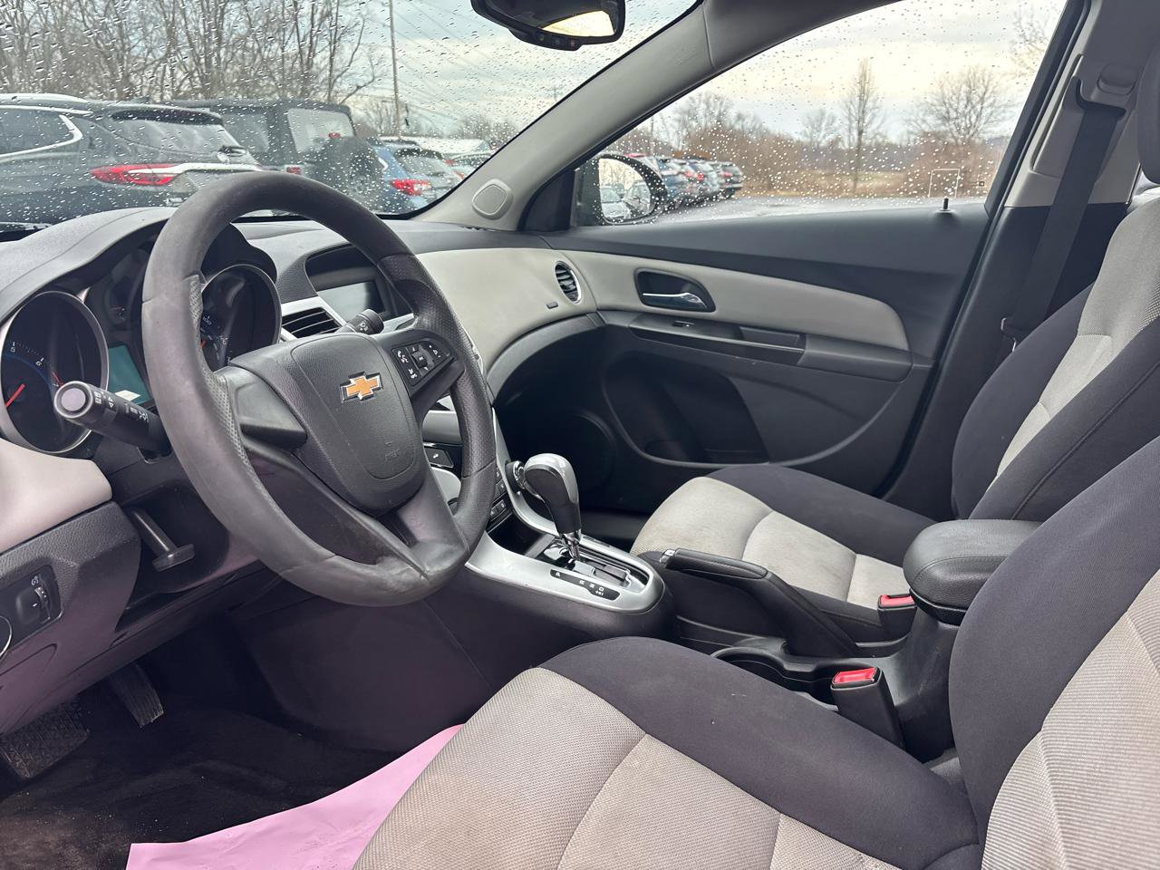 Used 2015 Chevrolet Cruze LS FWD image 11