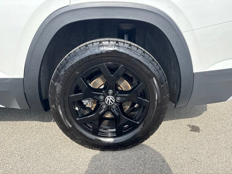 Used 2024 Volkswagen Atlas Peak Edition SEL AWD/4WD image 44