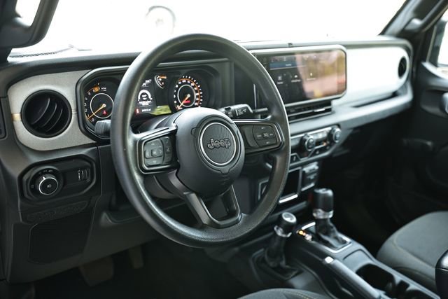 Used 2024 Jeep Wrangler Sport image 17