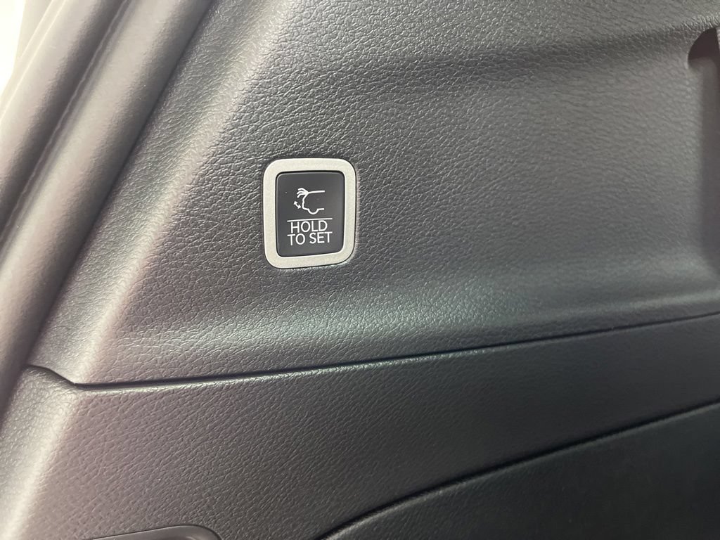 New 2027 Chrysler Pacifica Limited FWD image 26