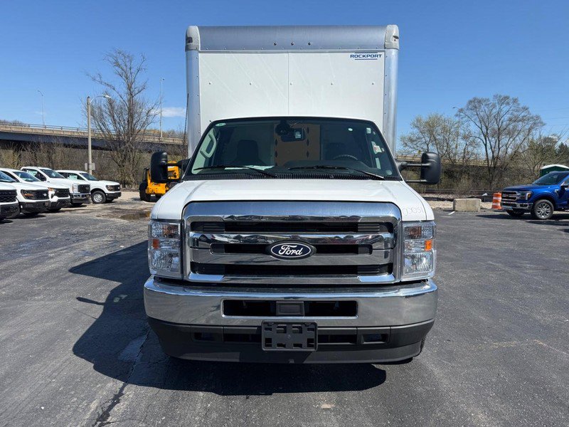 New 2027 Ford E-350 and Econoline 350 Super Duty w/ Interior Upgrade Package image 10