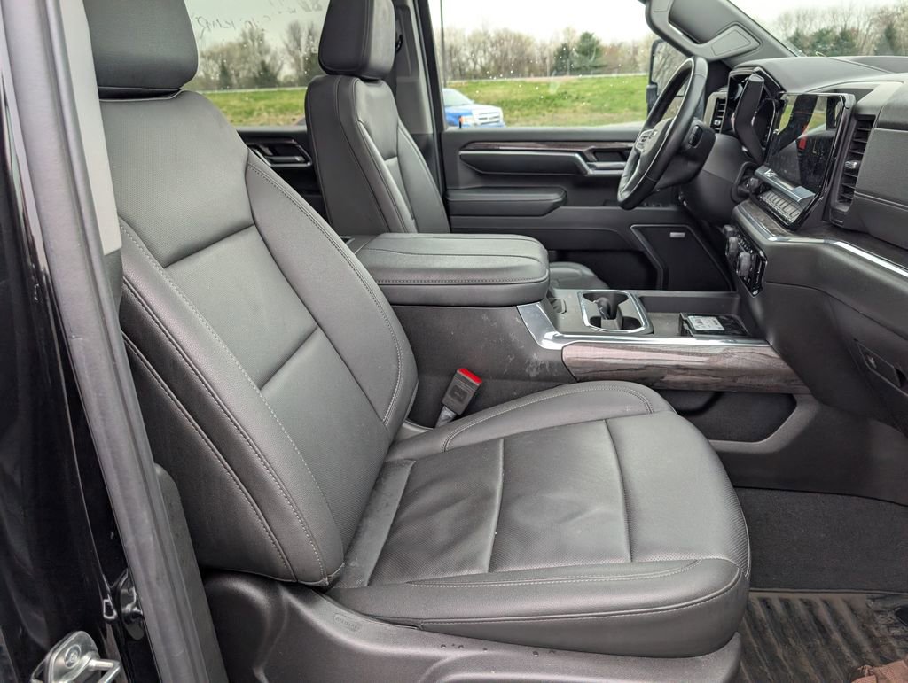 Used 2025 Chevrolet Silverado 2500 LTZ w/ Trail Boss Package image 20