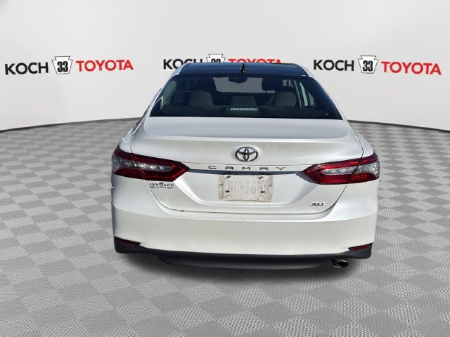 Used 2019 Toyota Camry XLE w/ Navigation Package FWD image 7