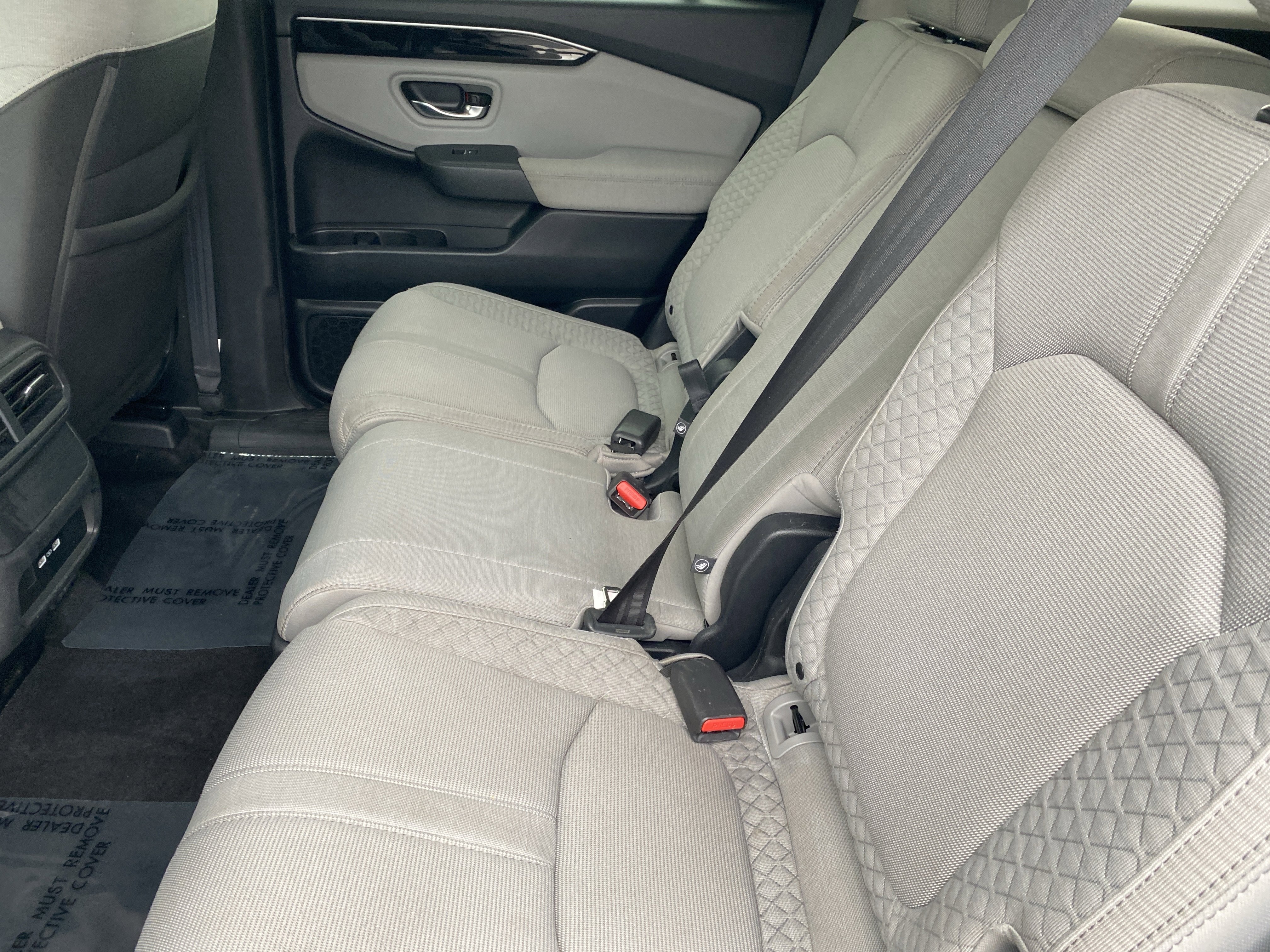 Used 2023 Honda Pilot LX image 13