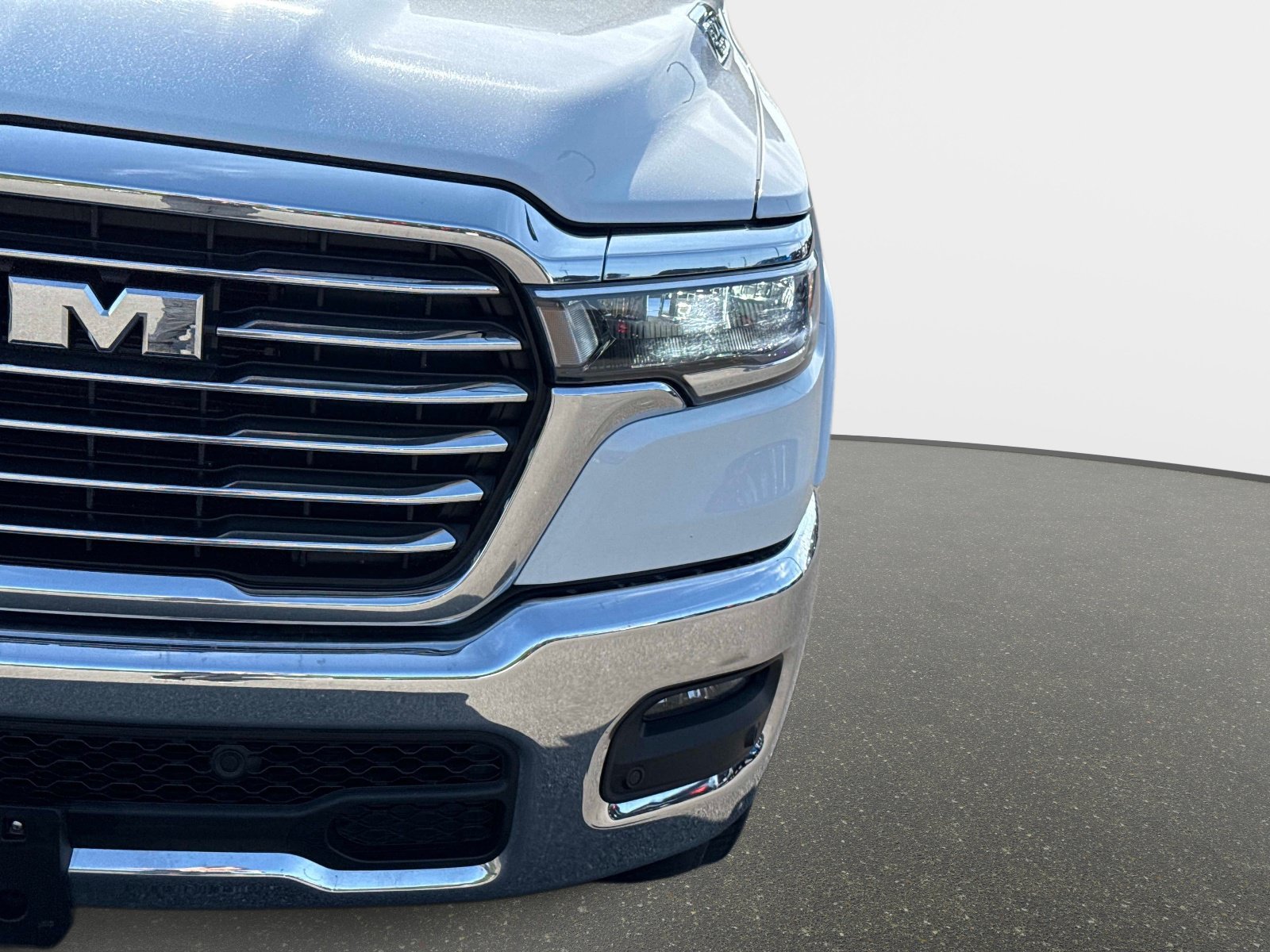 Certified 2025 RAM 1500 Laramie AWD/4WD image 10