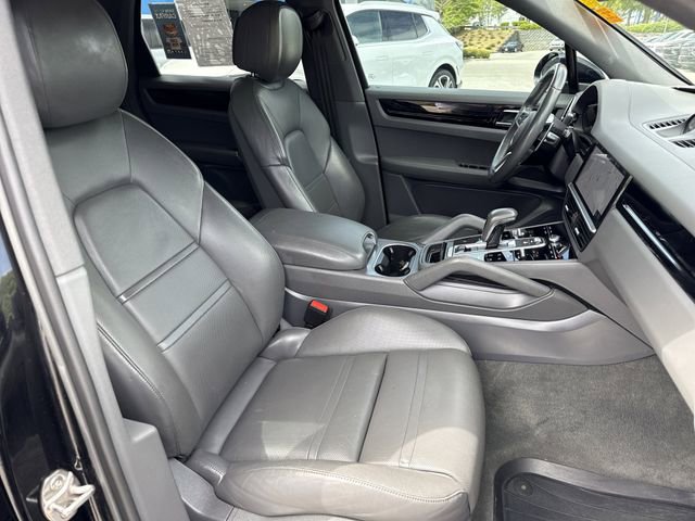 Used 2020 Porsche Cayenne image 29