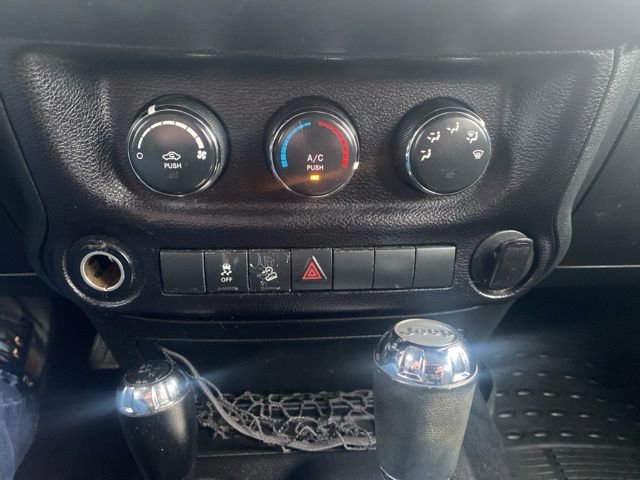 Used 2016 Jeep Wrangler Unlimited Sport w/ Connectivity Group image 17