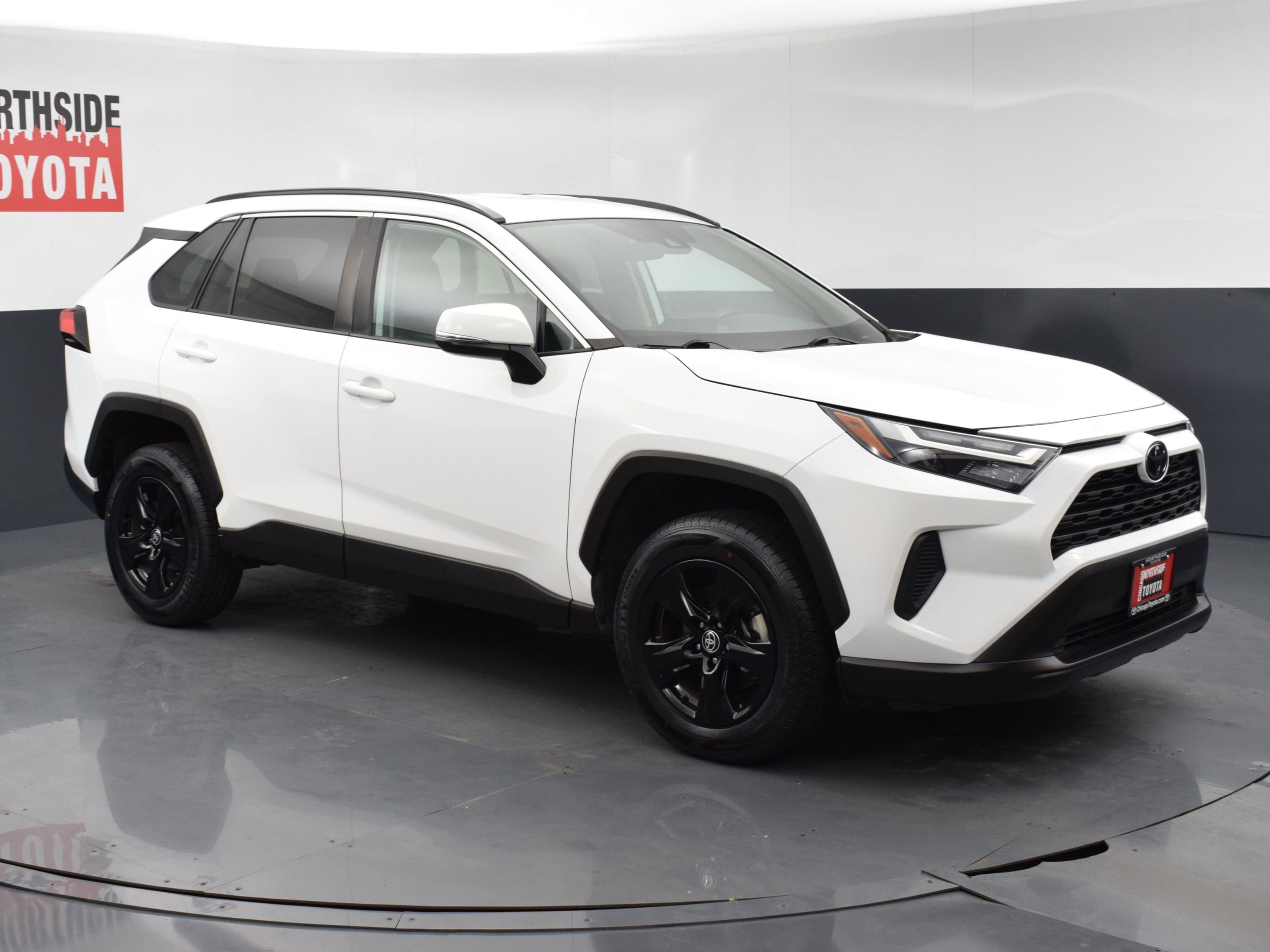 Used 2022 Toyota RAV4 XLE FWD image 6