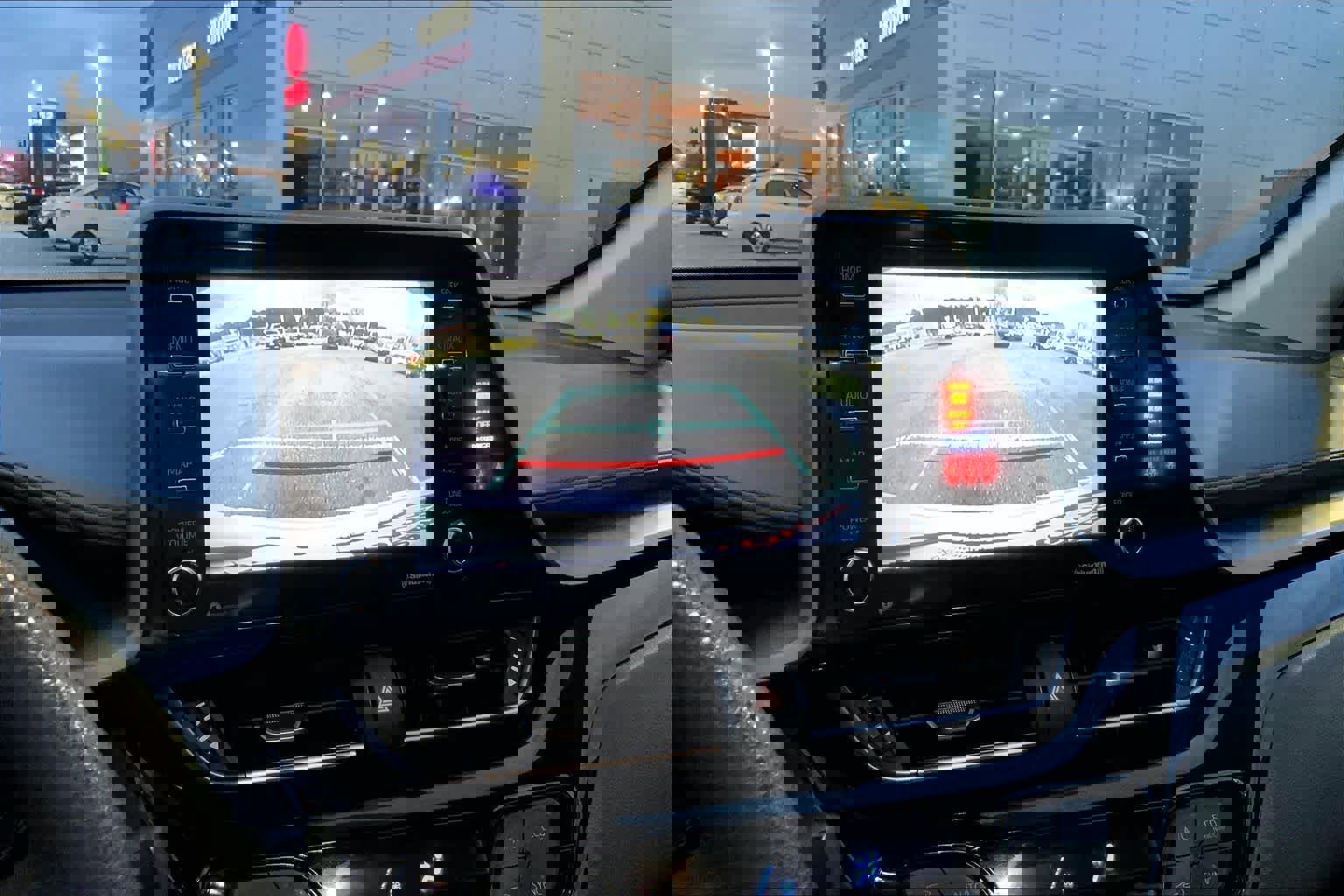 Used 2021 Toyota C-HR LE image 27