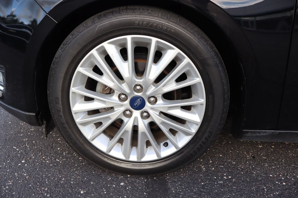 Used 2018 Ford Focus Titanium FWD image 40