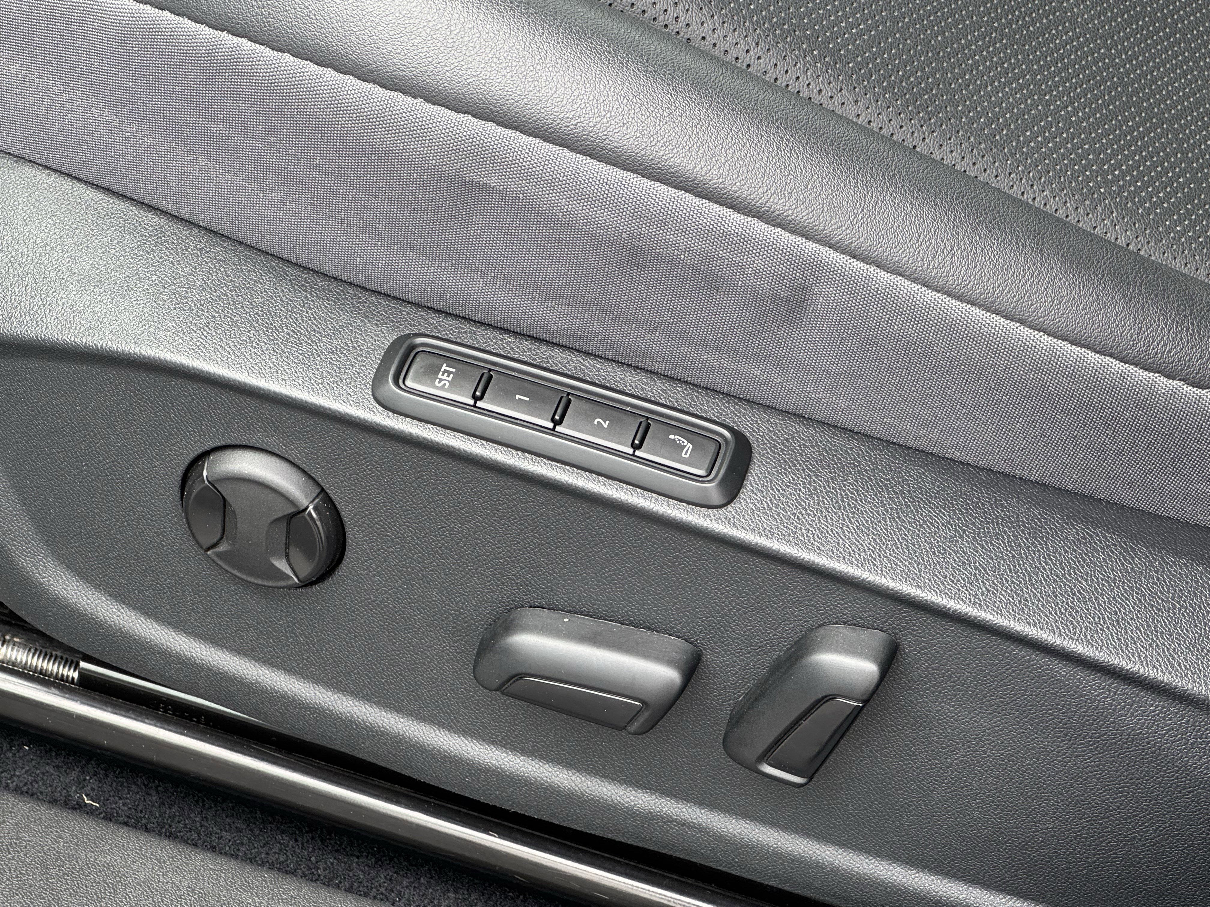 Used 2024 Volkswagen ID.4 S image 17