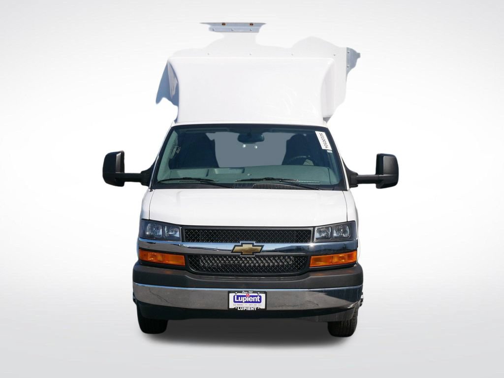 New 2025 Chevrolet Express 4500 Extended w/ Power Convenience Package RWD image 11