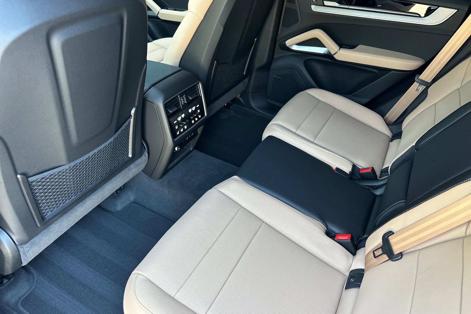 New 2026 Porsche Cayenne E-Hybrid AWD/4WD image 15