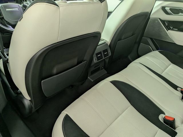 Used 2019 Land Rover Range Rover Velar R-Dynamic SE image 28