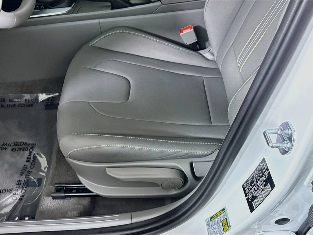 Certified 2025 Hyundai Elantra Sport FWD image 24