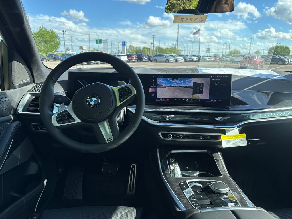 New 2026 BMW X7 xDrive40i w/ M Sport Package AWD/4WD image 11