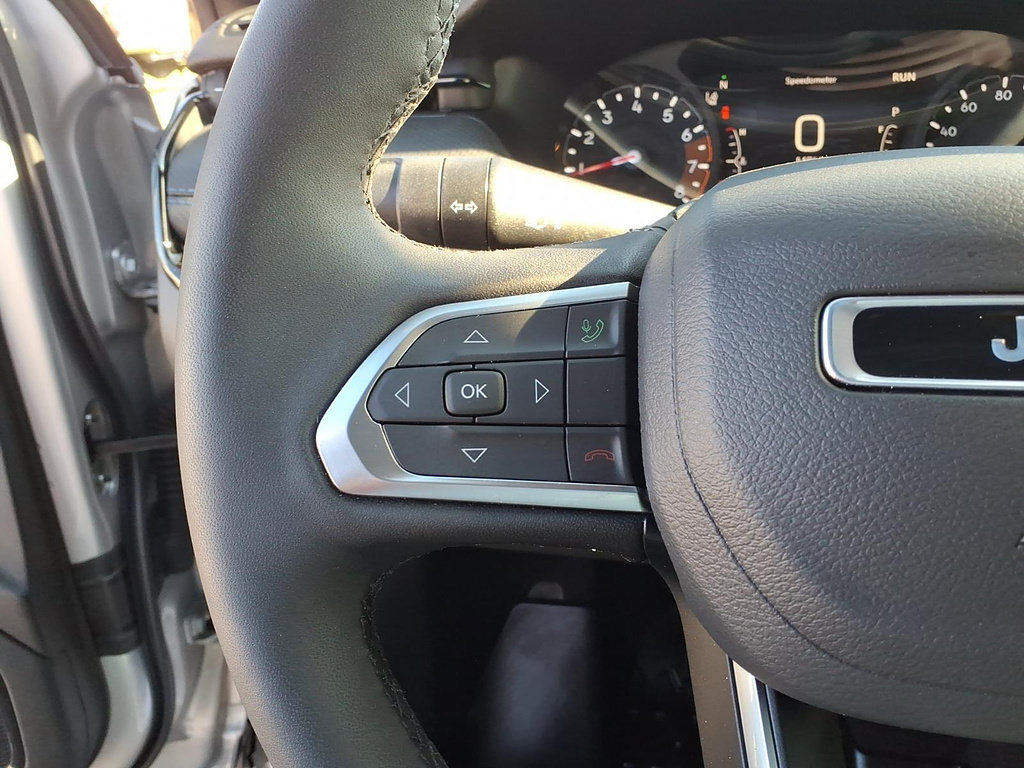 Used 2026 Jeep Compass Limited AWD/4WD image 19