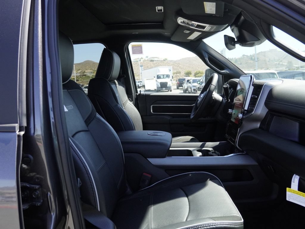New 2026 RAM 2500 Laramie AWD/4WD image 21