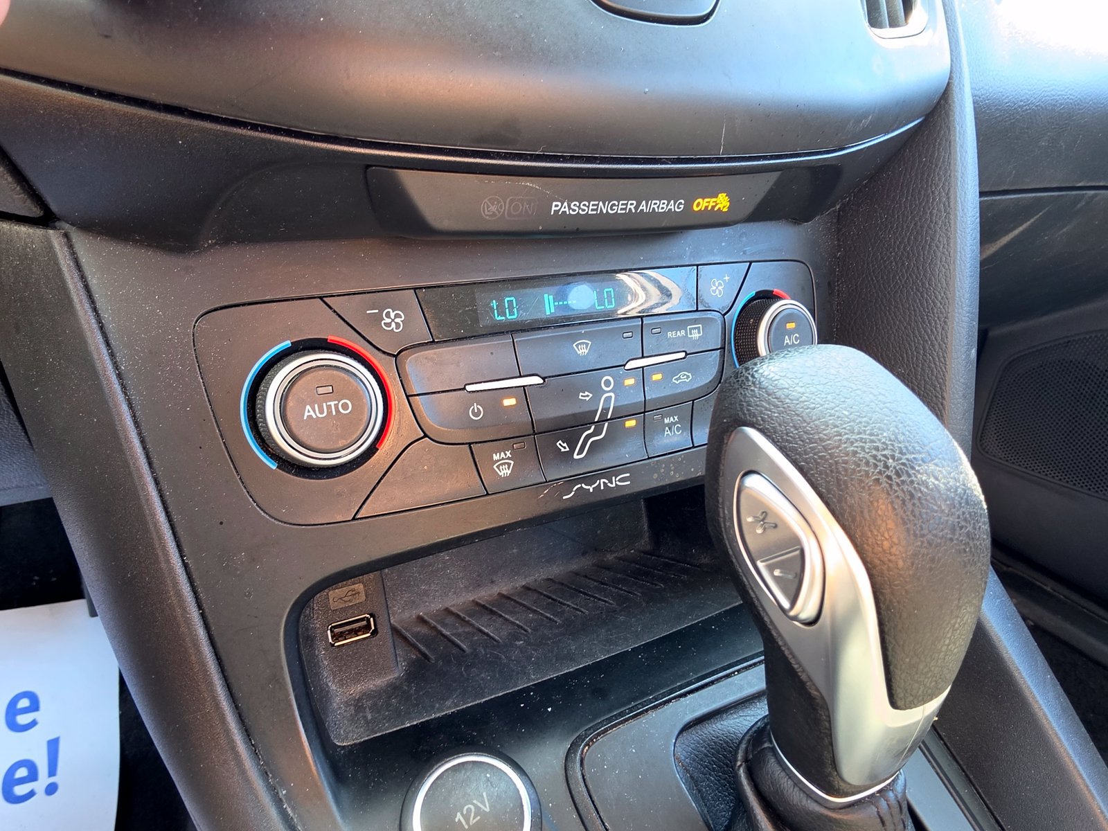 Used 2018 Ford Focus SE w/ SE Appearance Package FWD image 22