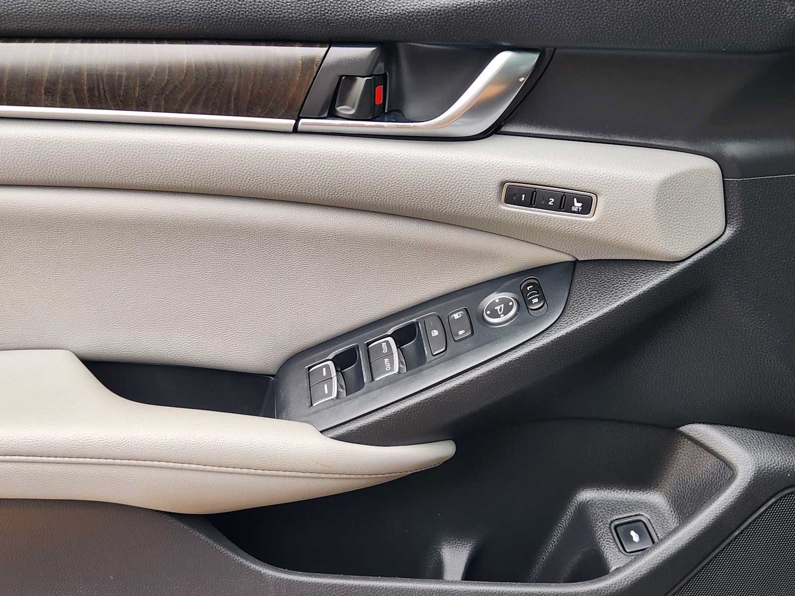 Used 2020 Honda Accord Touring image 22