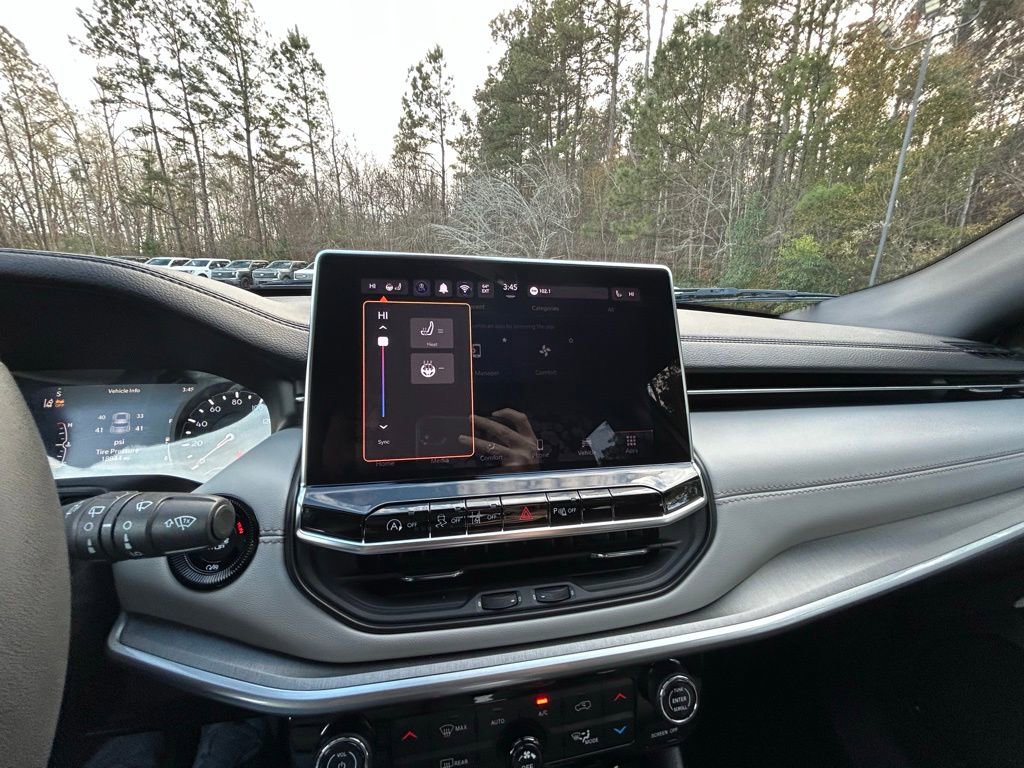 Used 2024 Jeep Compass Limited image 38