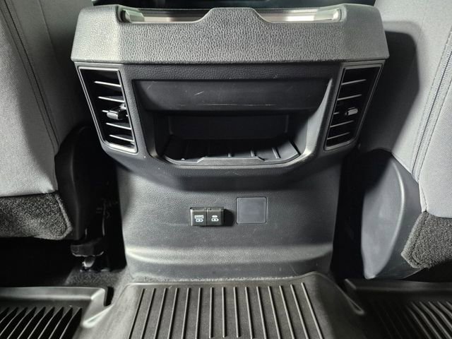 Used 2025 Toyota Tundra SR5 AWD/4WD image 33