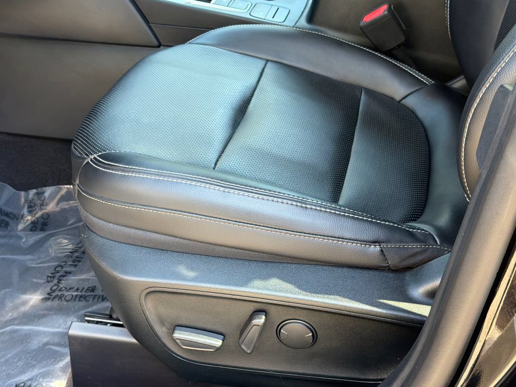 Used 2020 Ford Escape SE Sport FWD image 18