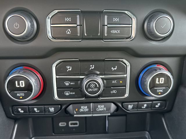 Used 2024 Chevrolet Tahoe High Country w/ Premium Package AWD/4WD image 19