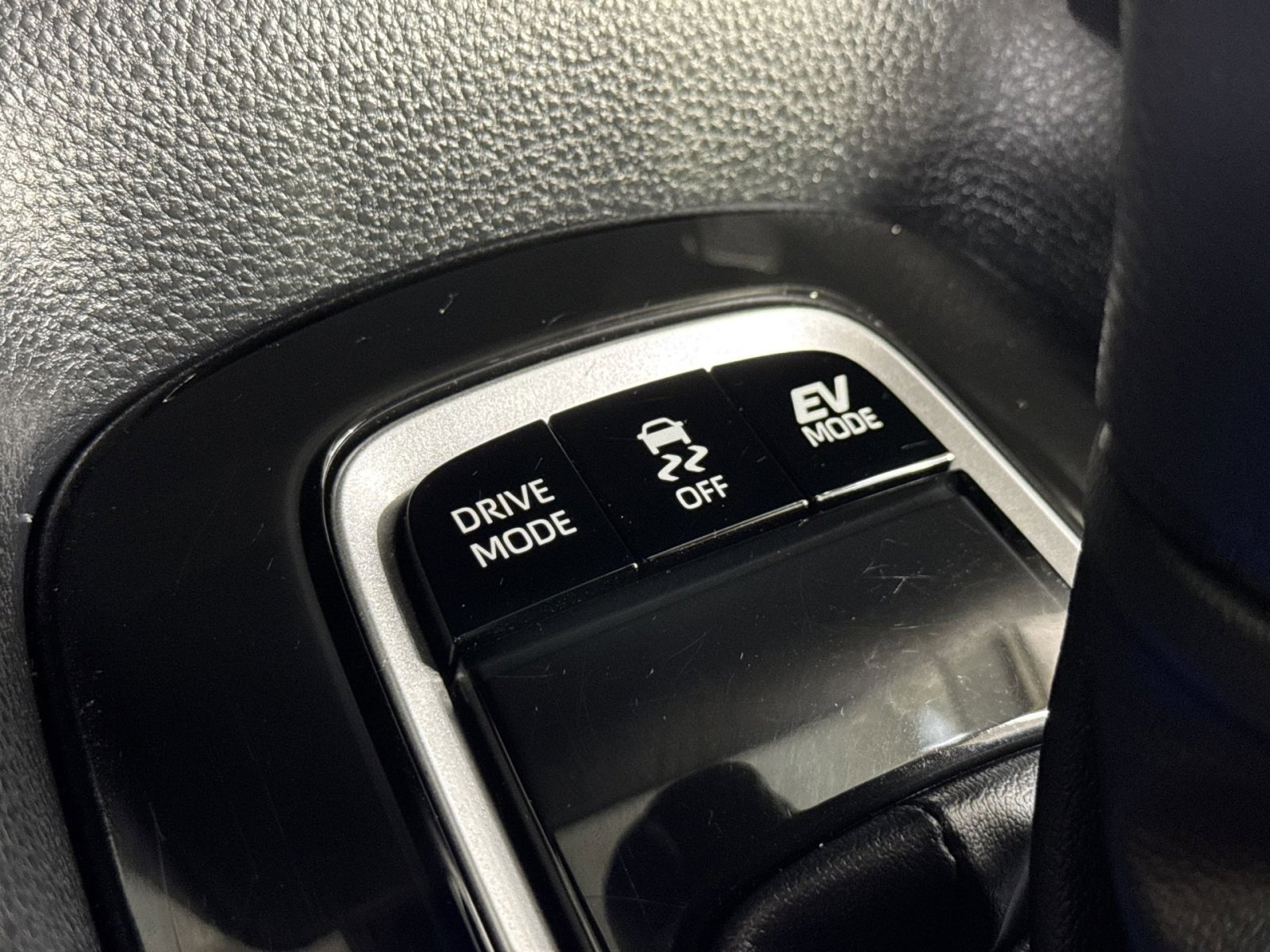 Used 2025 Toyota Corolla LE image 42