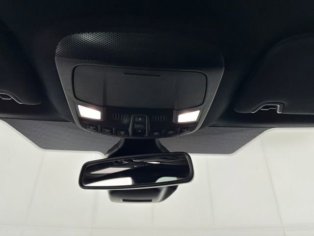 Used 2022 Ford Edge ST-Line image 24