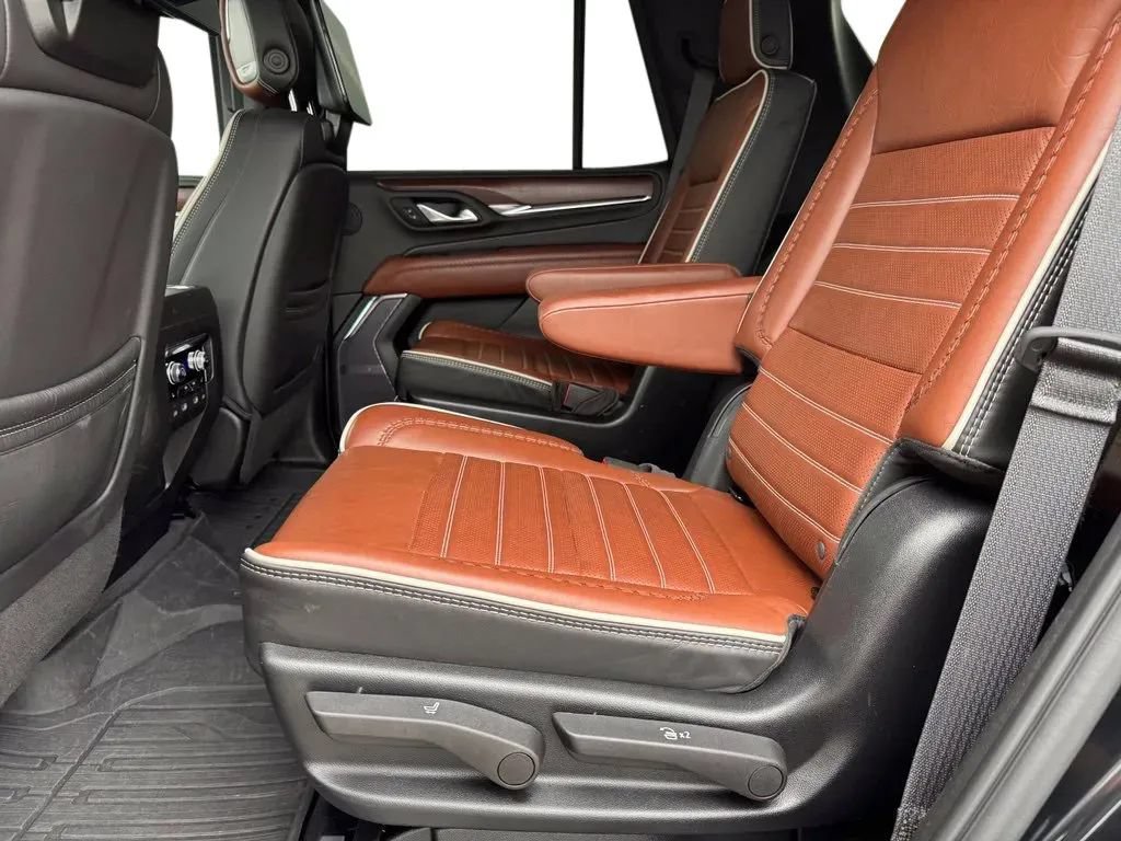 Used 2024 GMC Yukon Denali Ultimate AWD/4WD image 18