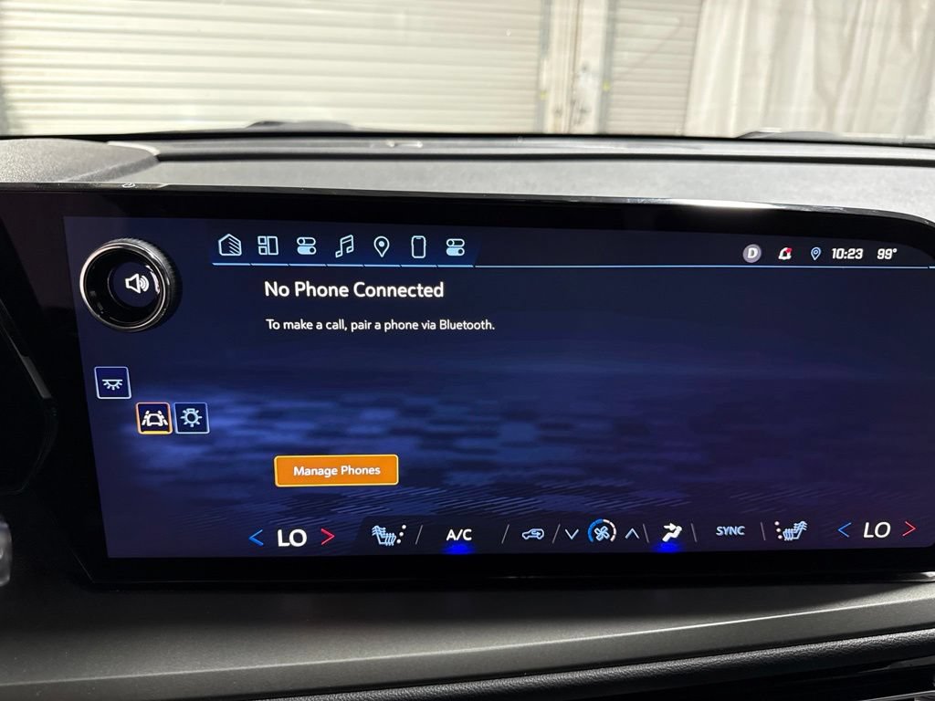 Used 2025 Chevrolet Traverse LT FWD image 36